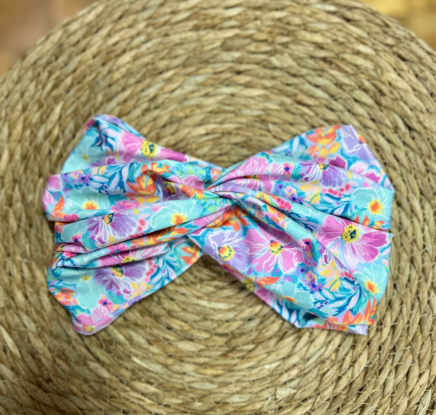 Turbante celeste flores