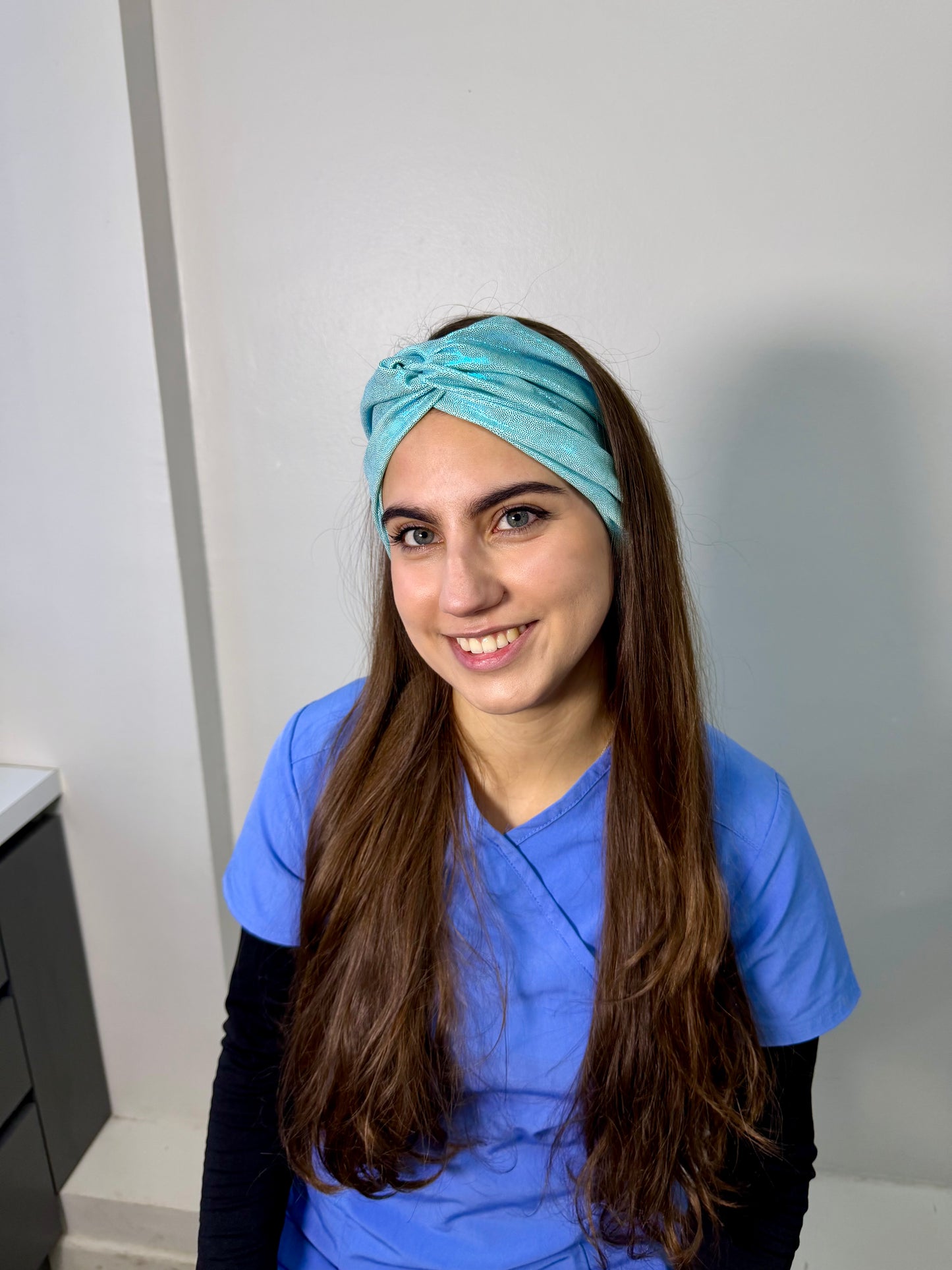 Turbante celeste brillo