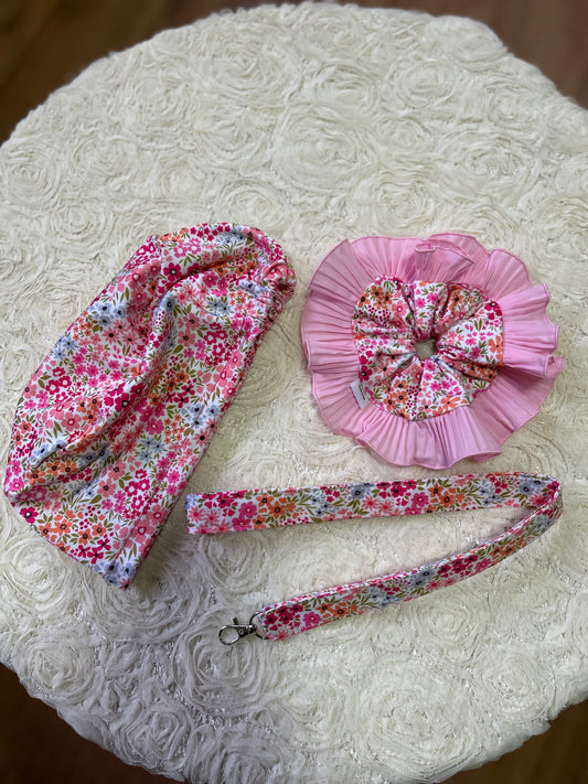 Conjunto rosado/ flores fucsias