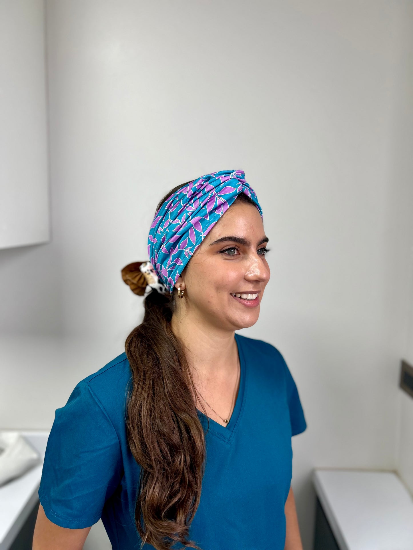 Túrbate hojas violeta