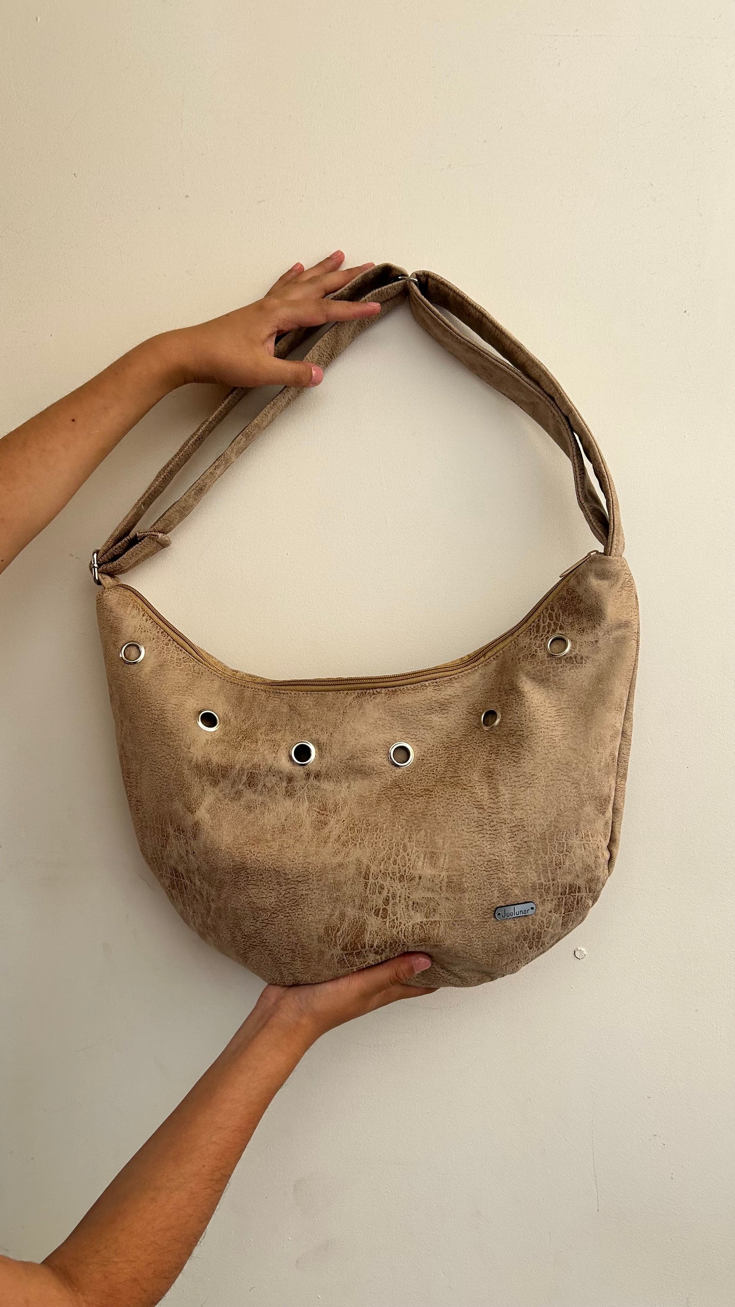 Media luna beige