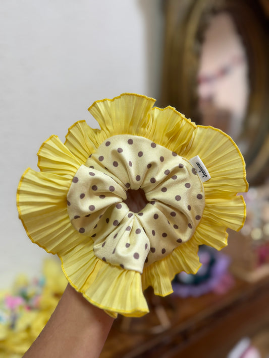Rumba amarillo lunares