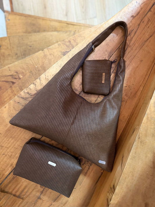Conjunto avellana cartera con cierre + neceser + mini neceser de regalo