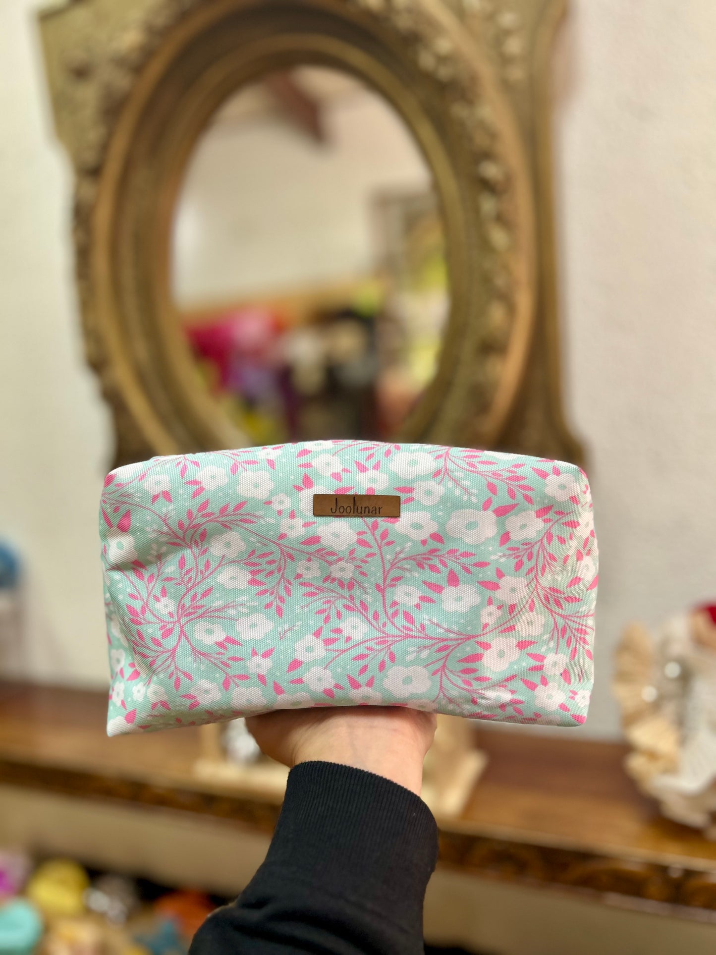 Neceser celeste flores blancas